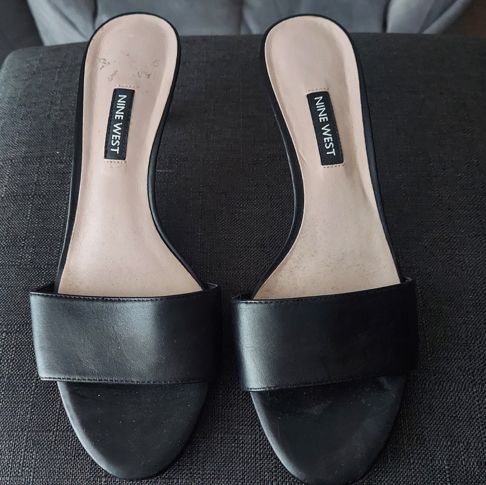 Nine West black kitten leather heels size 8 - Lynton